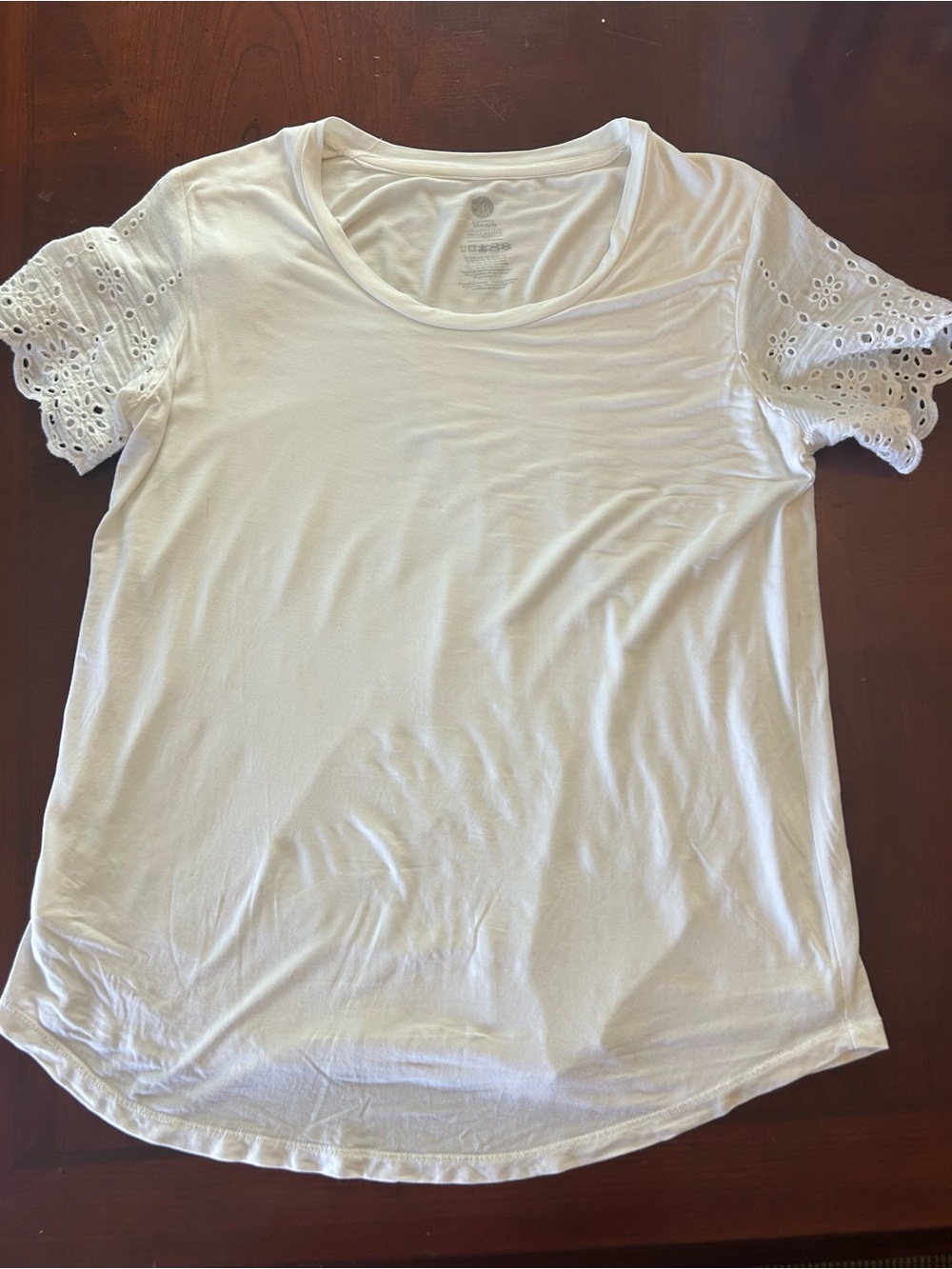 Kindred Bravely White Eyelet Short Sleeve Breastfeeding Nursing Top